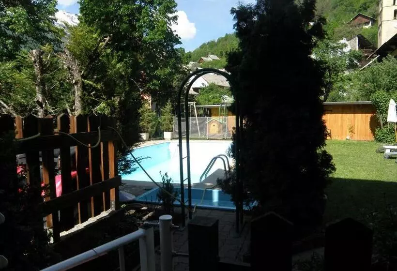 فندق Hôtel Les Vallois