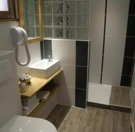 فندق Hôtel Les Vallois