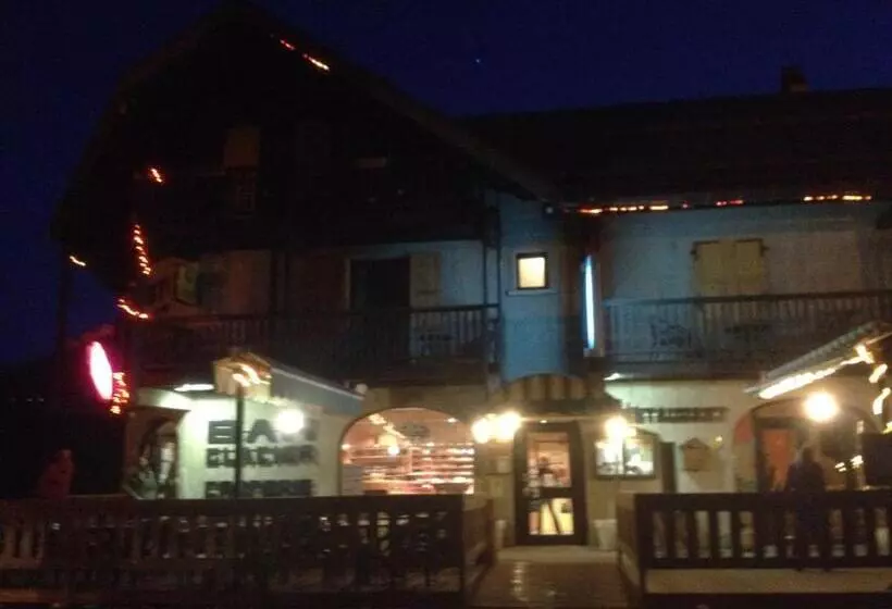 فندق Hôtel Les Vallois