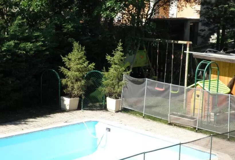 فندق Hôtel Les Vallois