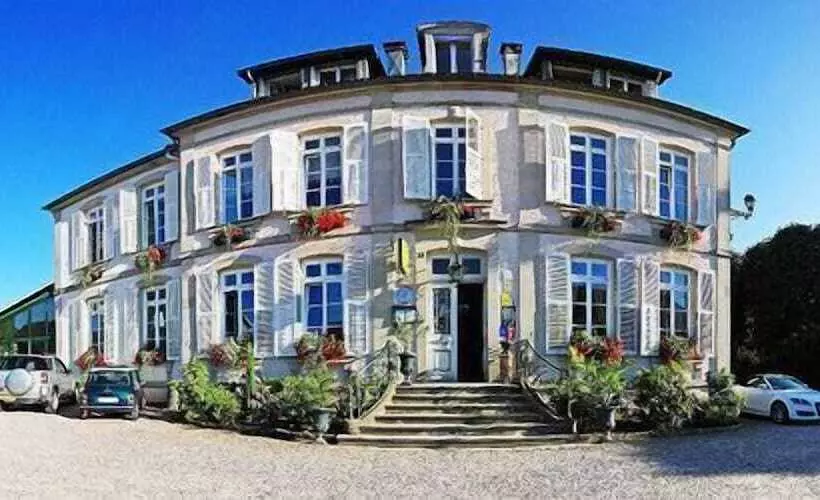 ホテル Logis La Résidence