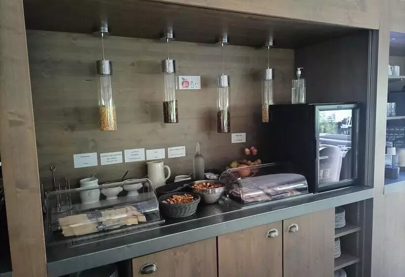 ホテル Logis La Résidence