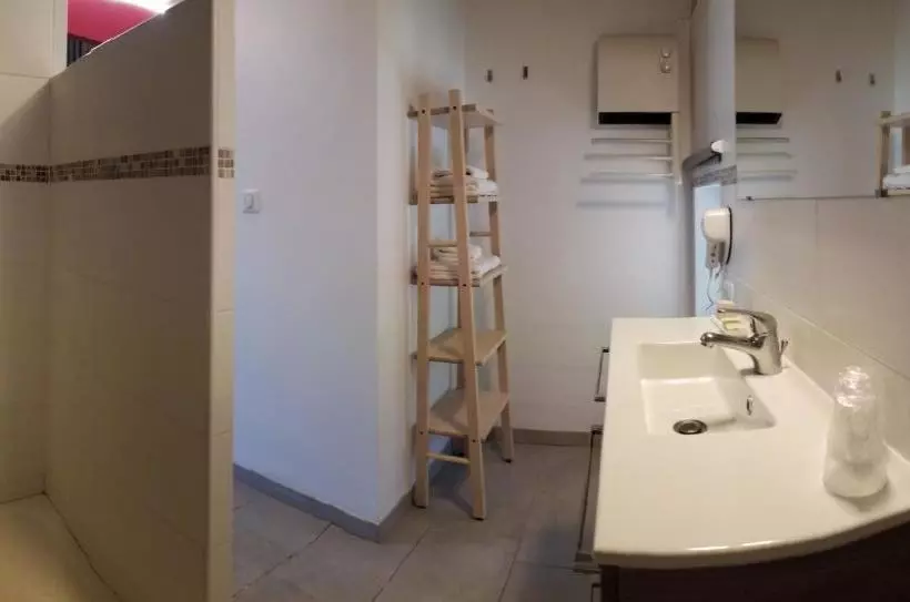 Hotel Hôtel Restaurant La Source