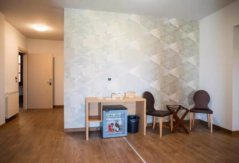 בית מלון כפרי Le Torri   Castiglione Falletto