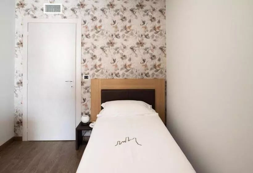 בית מלון כפרי Le Torri   Castiglione Falletto