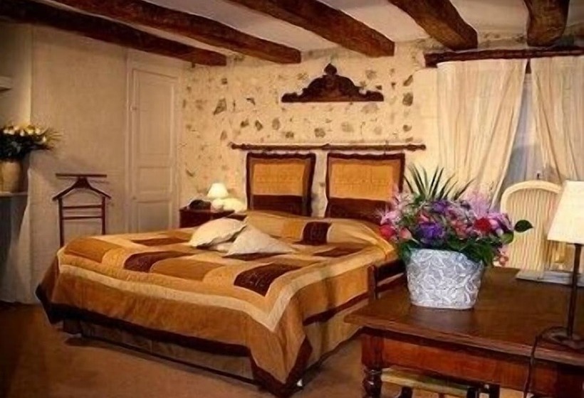 호텔 Logis Auberge Le Colombien   Hôtel Et Restaurant