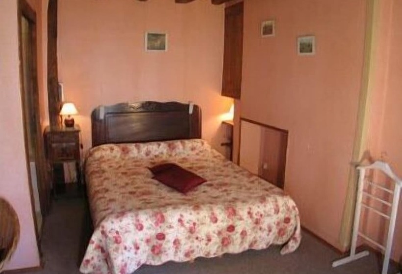 호텔 Logis Auberge Le Colombien   Hôtel Et Restaurant