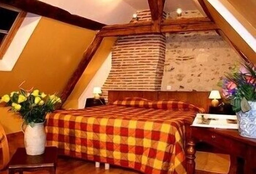 호텔 Logis Auberge Le Colombien   Hôtel Et Restaurant