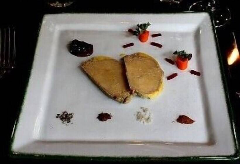 호텔 Logis Auberge Le Colombien   Hôtel Et Restaurant