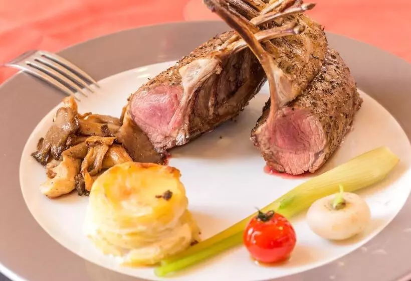 Logis Hotel Restaurant Le Vedaquais