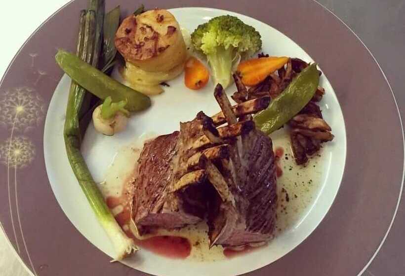 Logis Hotel Restaurant Le Vedaquais