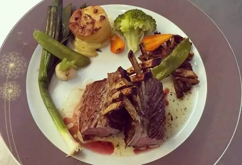 Logis Hotel Restaurant Le Vedaquais