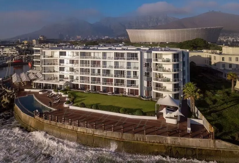 Radisson Collection Hotel, Waterfront Cape Town