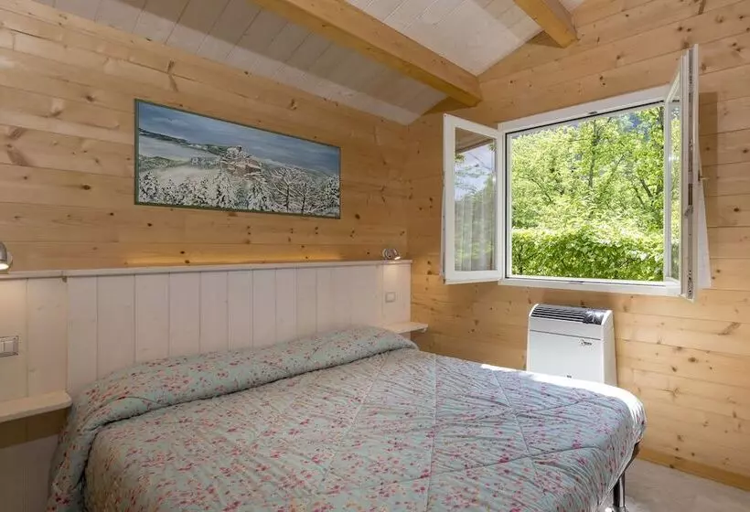 ホテル Campeggio Parco Dei Castagni Srl