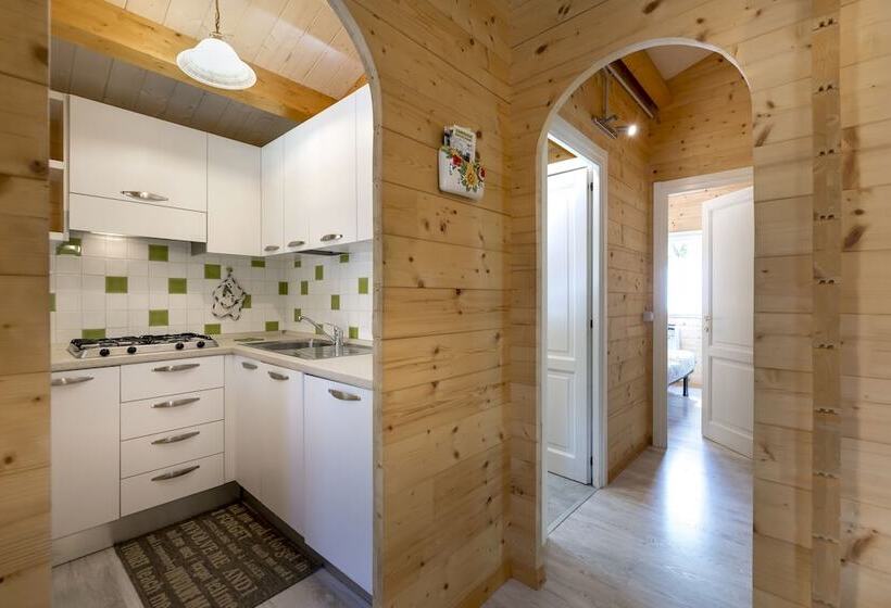 Hotel Campeggio Parco Dei Castagni Srl