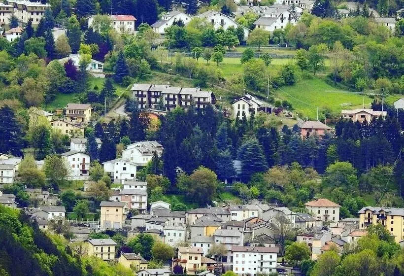 ホテル Campeggio Parco Dei Castagni Srl