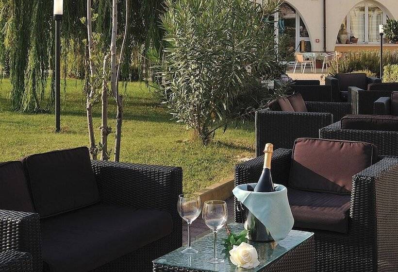 住所  Villaggio Turistico Le Meridiane