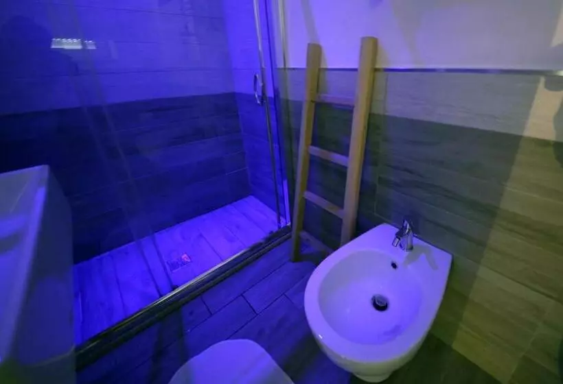 تختخواب و صبحانه La Piazzetta