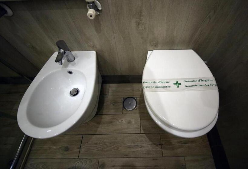 تختخواب و صبحانه La Piazzetta