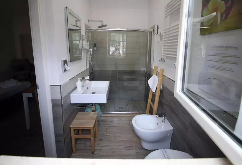 تختخواب و صبحانه La Piazzetta