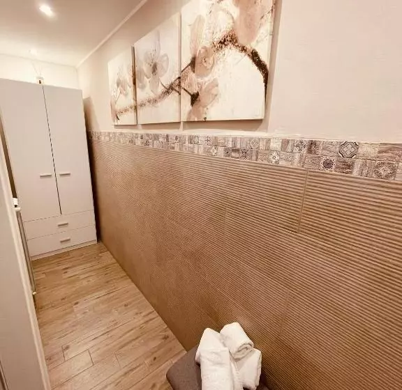 تختخواب و صبحانه La Piazzetta