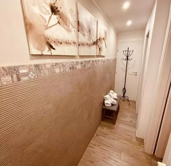 تختخواب و صبحانه La Piazzetta