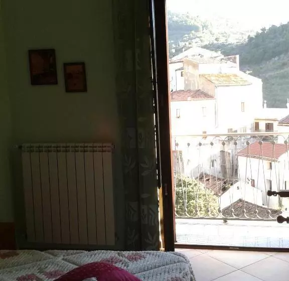 ホテル B&b Montemare