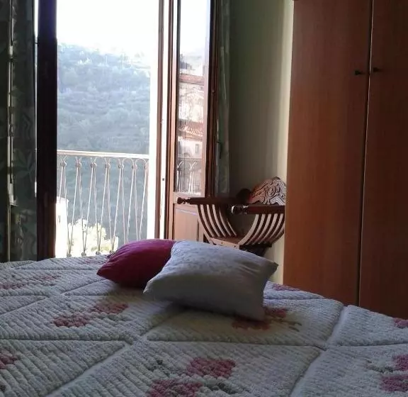 ホテル B&b Montemare
