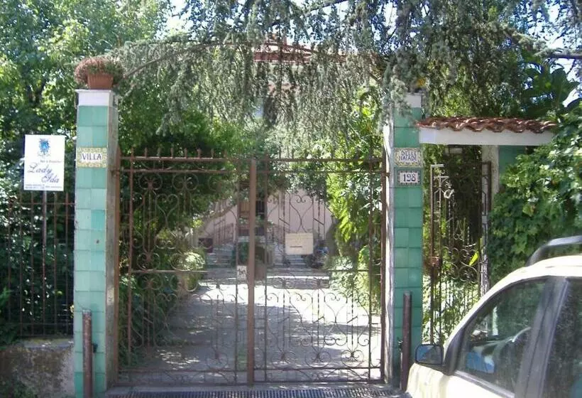 Majatalo Lady Ida B&b