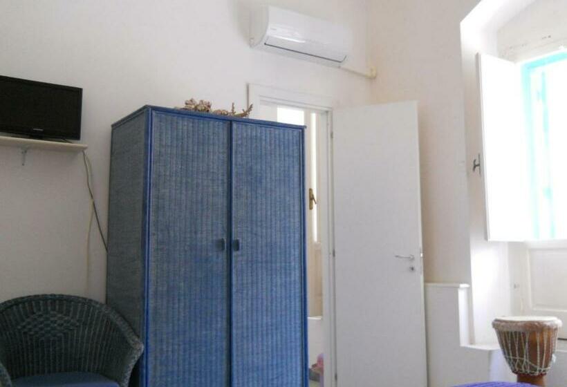 بنسيون Mediterranea Guesthouse B&b