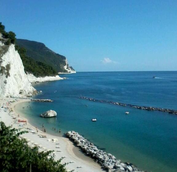 Bed and Breakfast Affittacamere I Principi Del Conero Cir 00041