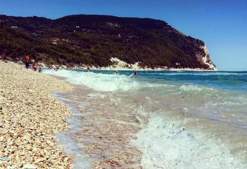 Aamiaismajoitus (B&B) Affittacamere I Principi Del Conero Cir 00041