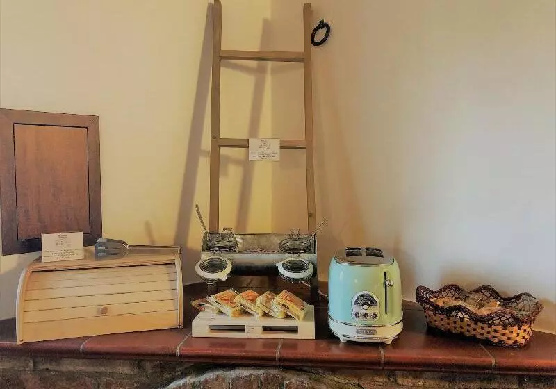 ベッドアンドブレックファースト Il Contado   Room And Breakfast