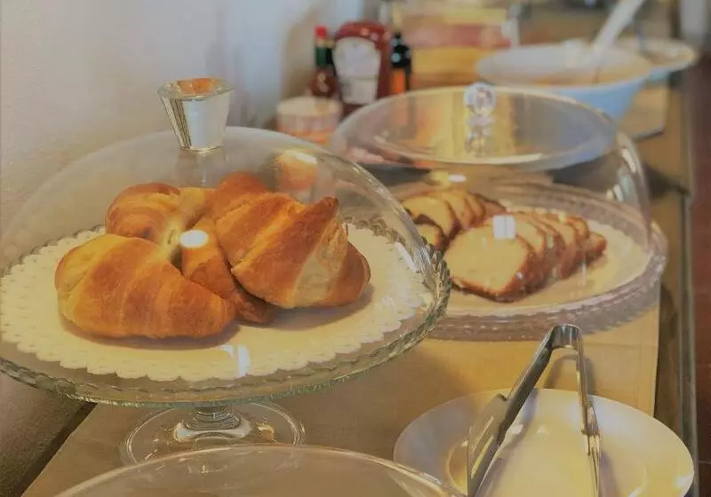 ベッドアンドブレックファースト Il Contado   Room And Breakfast