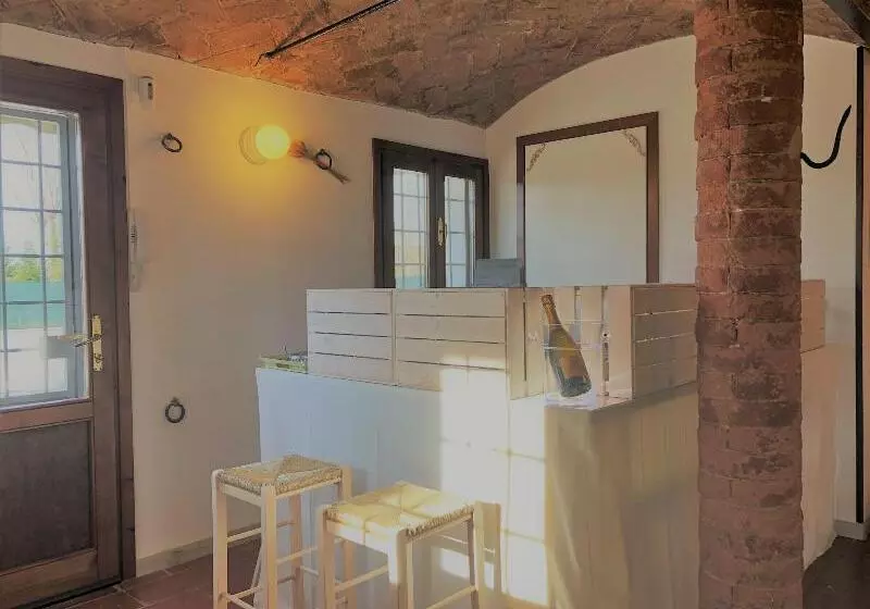 ベッドアンドブレックファースト Il Contado   Room And Breakfast