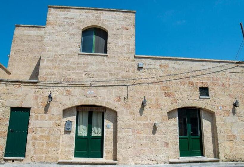 مبيت وإفطار La Vecchia Corte