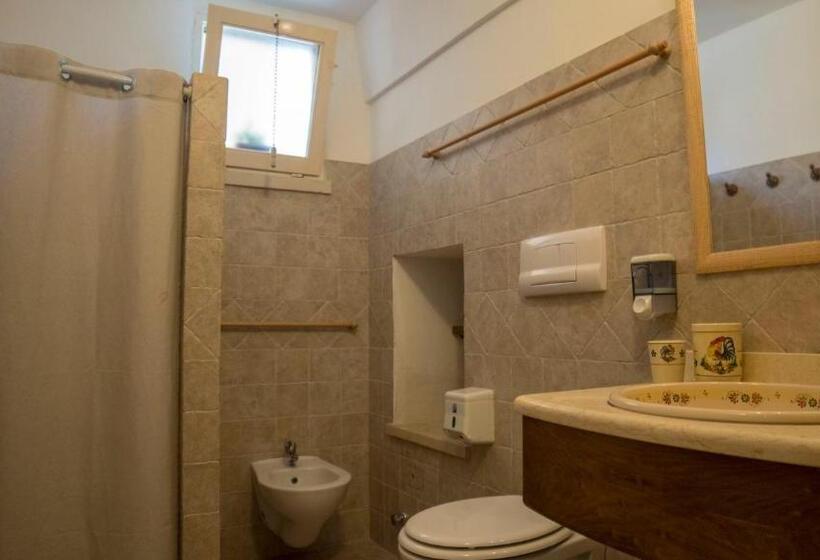 مبيت وإفطار La Vecchia Corte