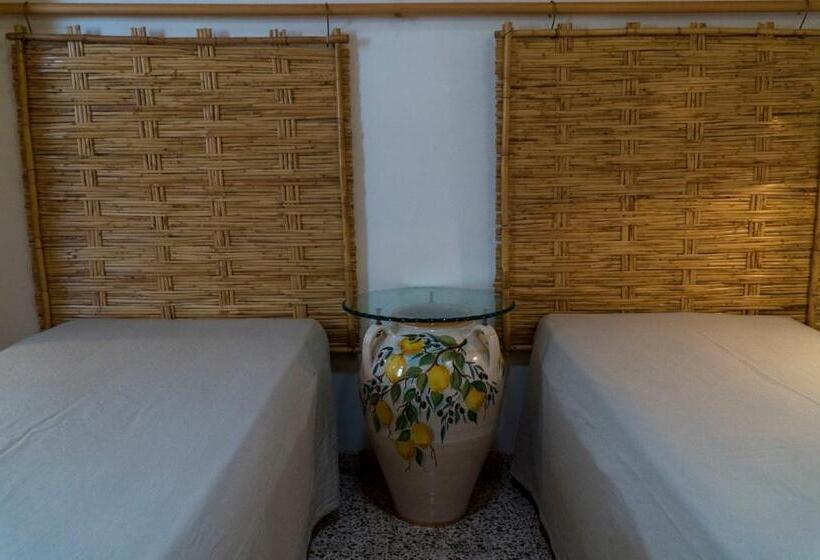 مبيت وإفطار La Vecchia Corte