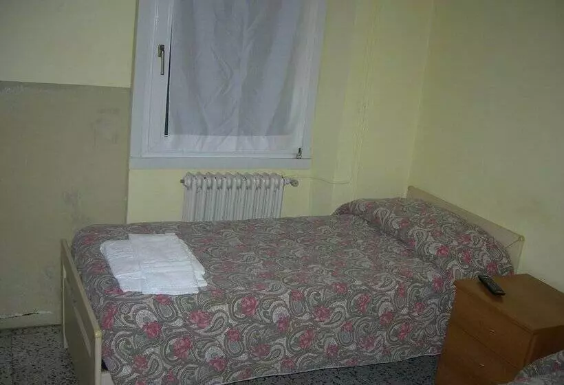 簡易ホテル Sirena