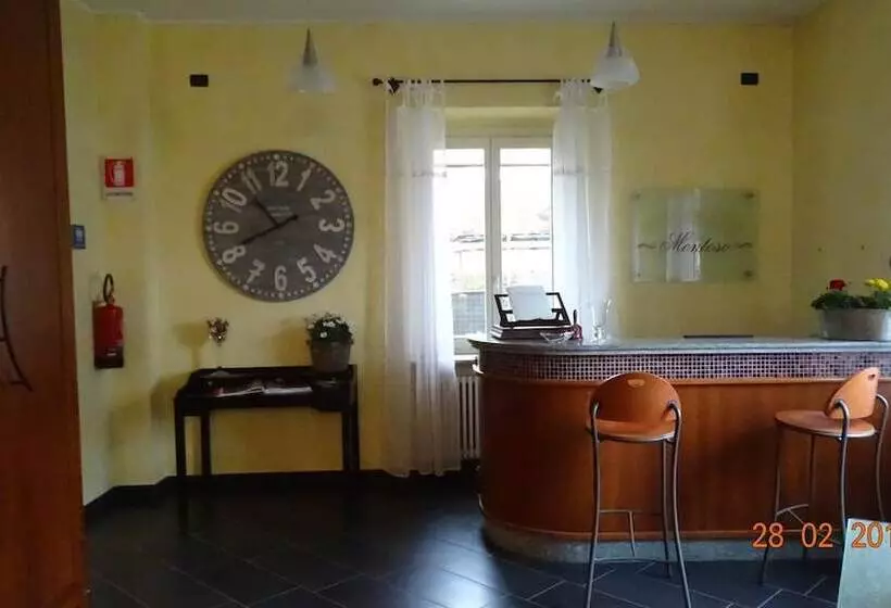 ホテル Albergo Montoso Ristorante