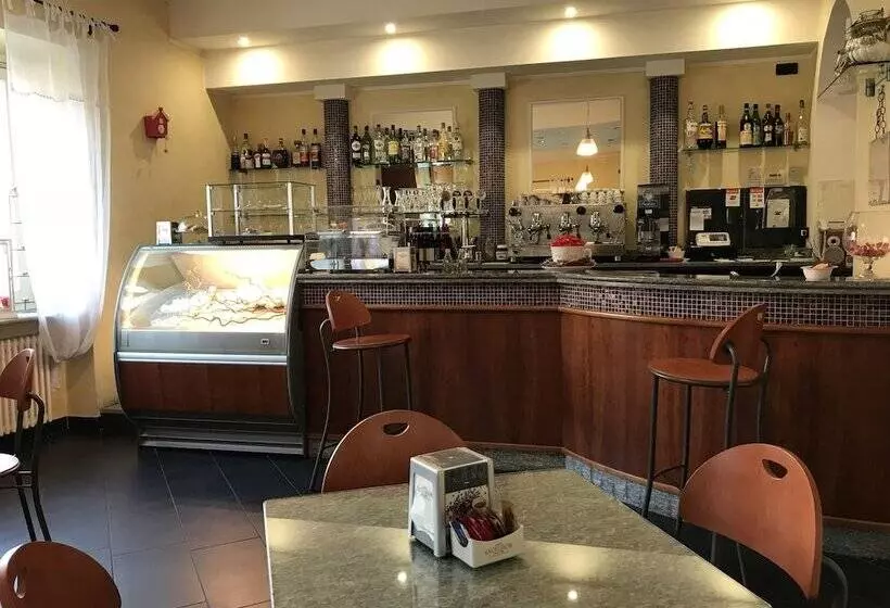 ホテル Albergo Montoso Ristorante