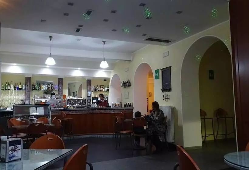 ホテル Albergo Montoso Ristorante