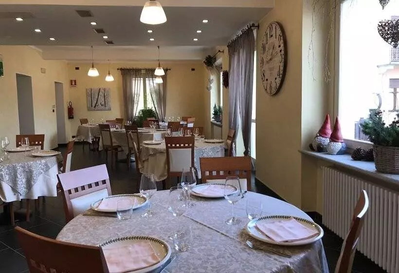 ホテル Albergo Montoso Ristorante