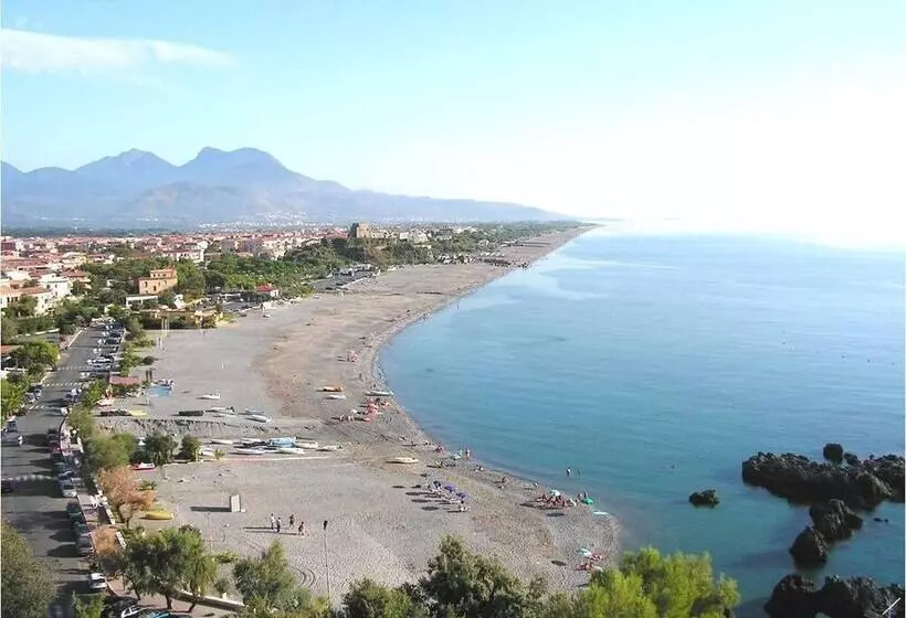 Hotelli Villaggio Camping Orchidea