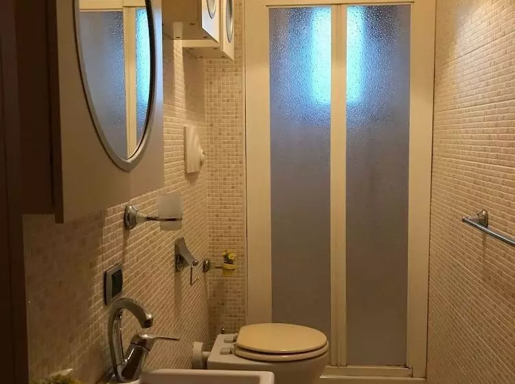 پانسیون Family And Friends