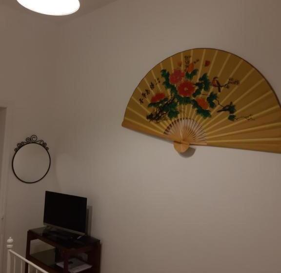 پانسیون Villa Dietro La Luna