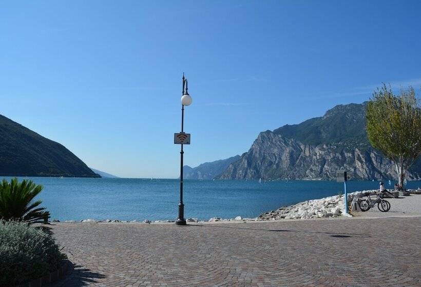 住所  Stella Sport Apartments