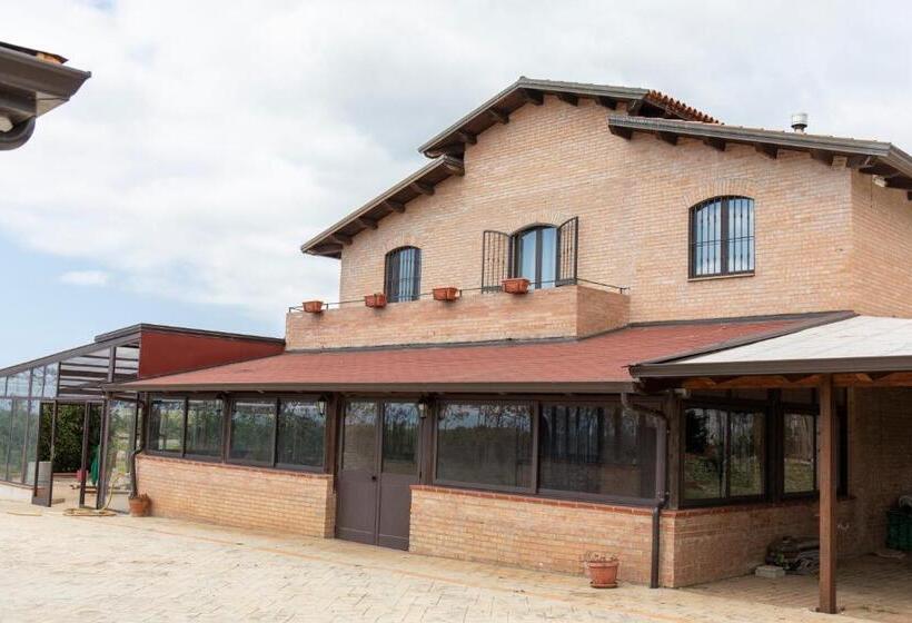 مبيت وإفطار Fattoria Il Laghetto