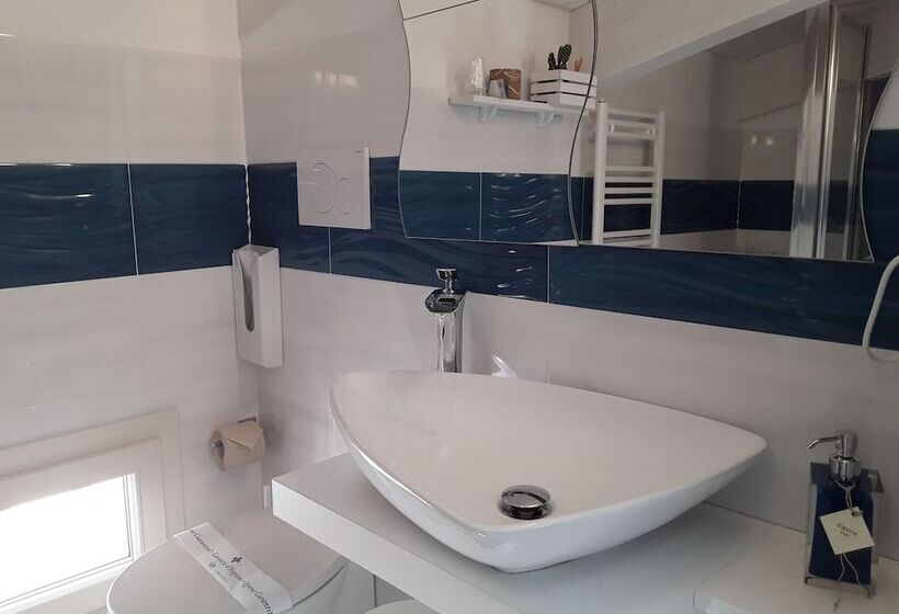 بنسيون Acquamarina B&b