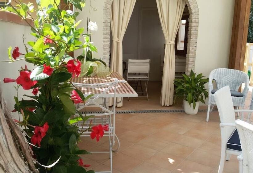 بنسيون Acquamarina B&b